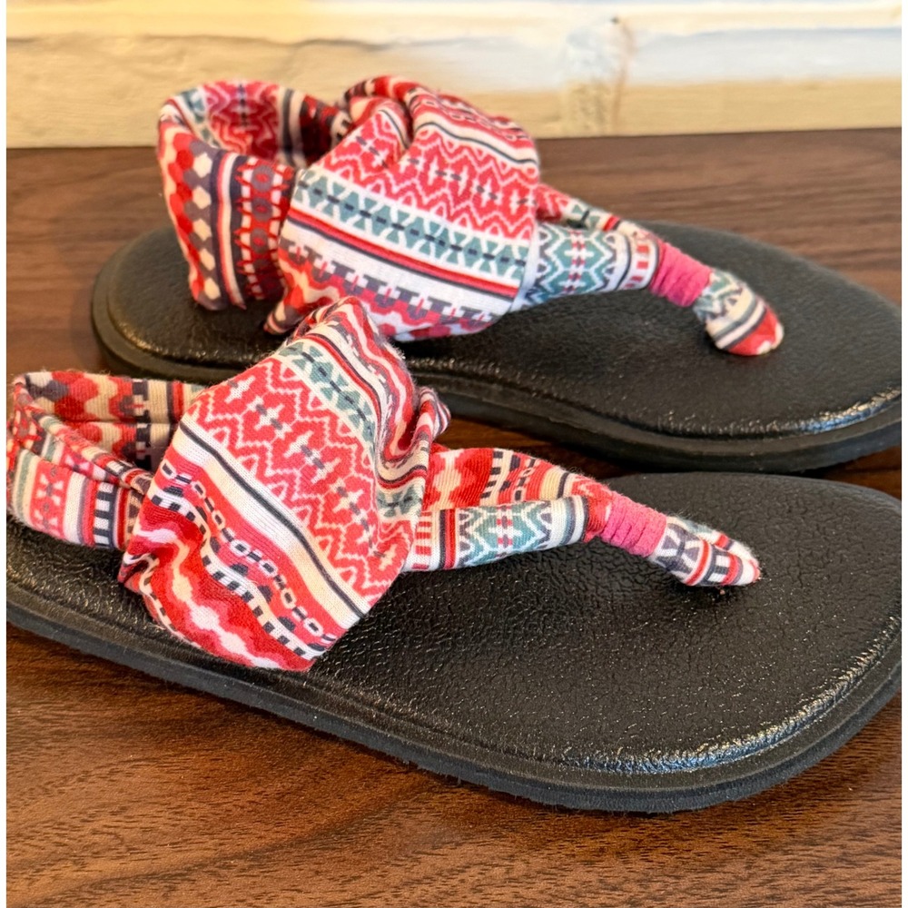 Sanuk Kids Yoga Sling Sandals Red Blue Geometric Tribal Print Size 9-10 Festival